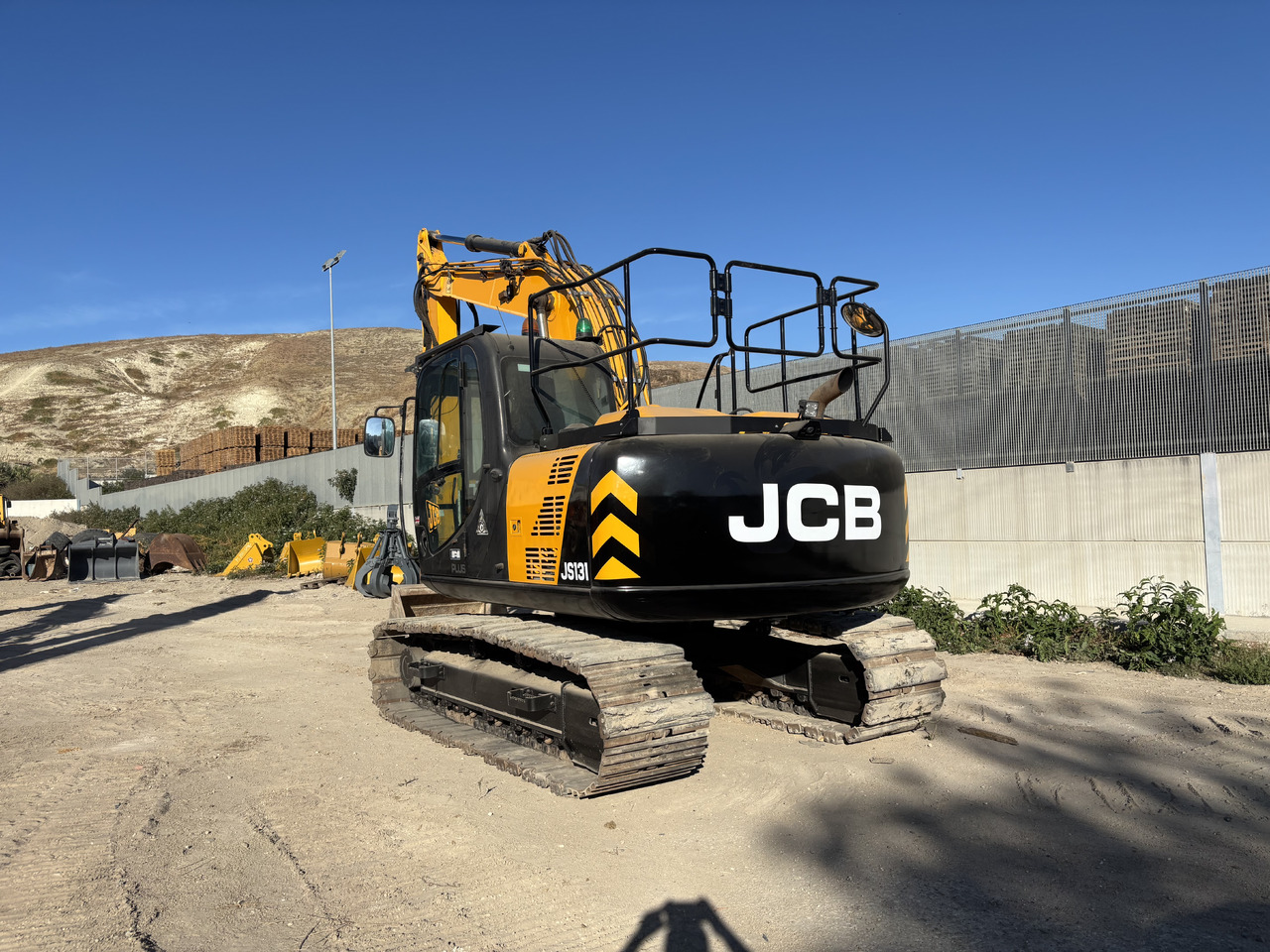 JCB JS131LC - حفارات زحافة: صور 3 JCB JS131LC - حفارات زحافة: صور 3
