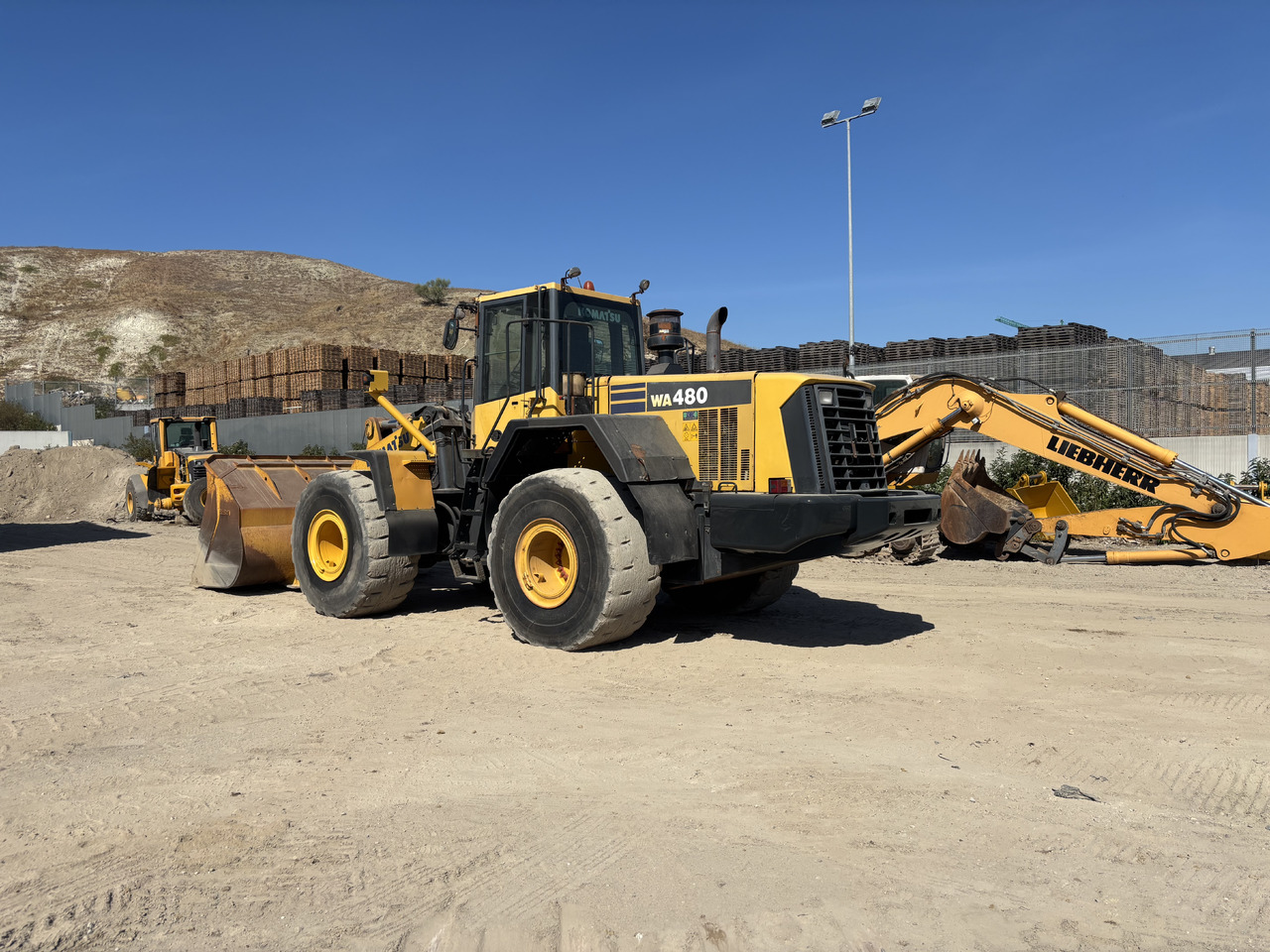 KOMATSU WA480-6 - اللودر بعجل: صور 3 KOMATSU WA480-6 - اللودر بعجل: صور 3