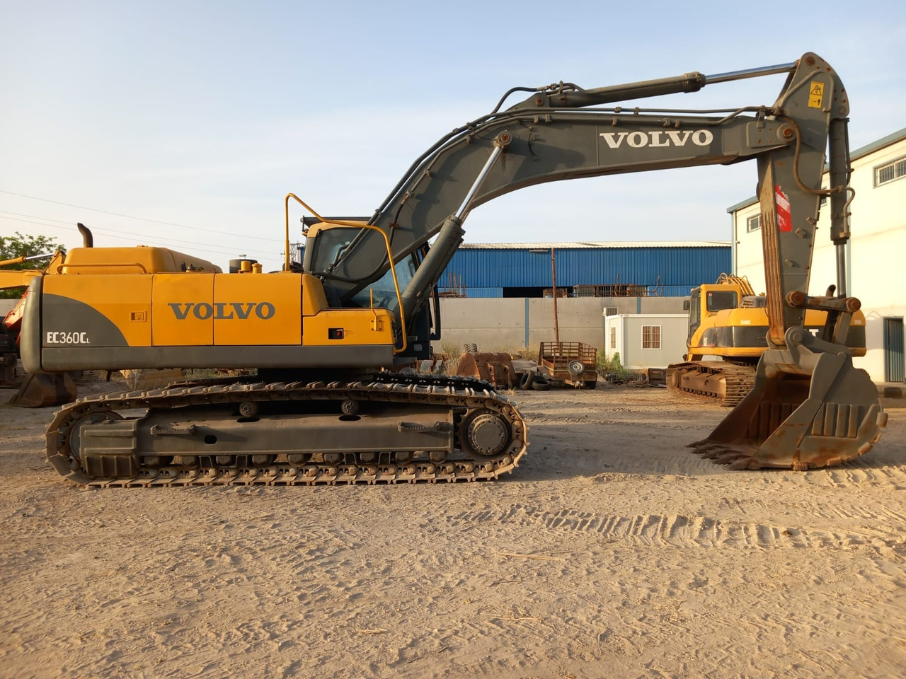 VOLVO 360LC - حفارات زحافة: صور 1 VOLVO 360LC - حفارات زحافة: صور 1