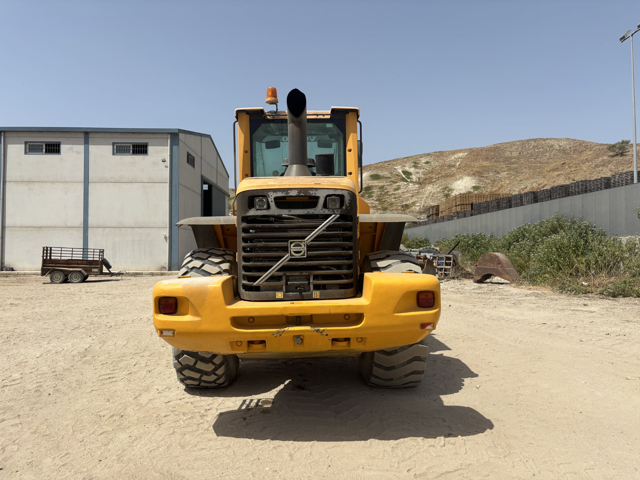 VOLVO L120F - آلات البناء: صور 4 VOLVO L120F - آلات البناء: صور 4