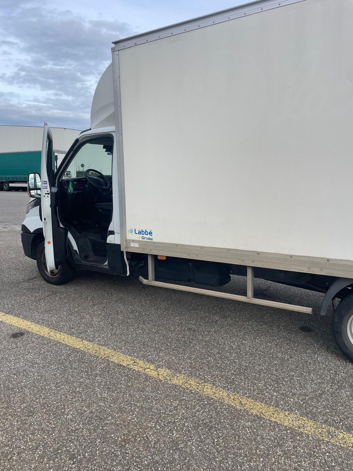 IVECO Dailly 35c16 - الشاحنات الصغيرة صندوق مغلق: صور 4 IVECO Dailly 35c16 - الشاحنات الصغيرة صندوق مغلق: صور 4