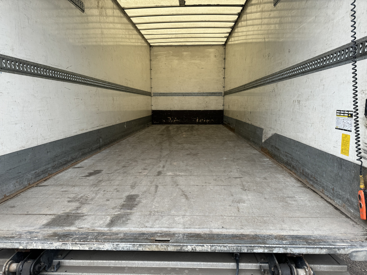 MERCEDES-BENZ ATEGO 1524 - بصندوق مغلق شاحنة: صور 4 MERCEDES-BENZ ATEGO 1524 - بصندوق مغلق شاحنة: صور 4