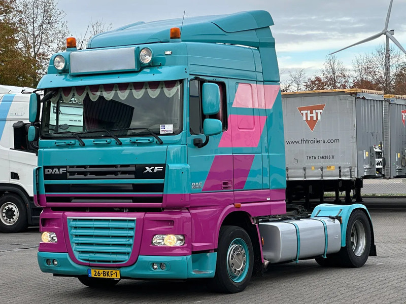DAF XF 105.460 Mega - Hefschotel - Intarder - 2 Tank - Euro 5 - شاحنة جرار: صور 1 DAF XF 105.460 Mega - Hefschotel - Intarder - 2 Tank - Euro 5 - شاحنة جرار: صور 1