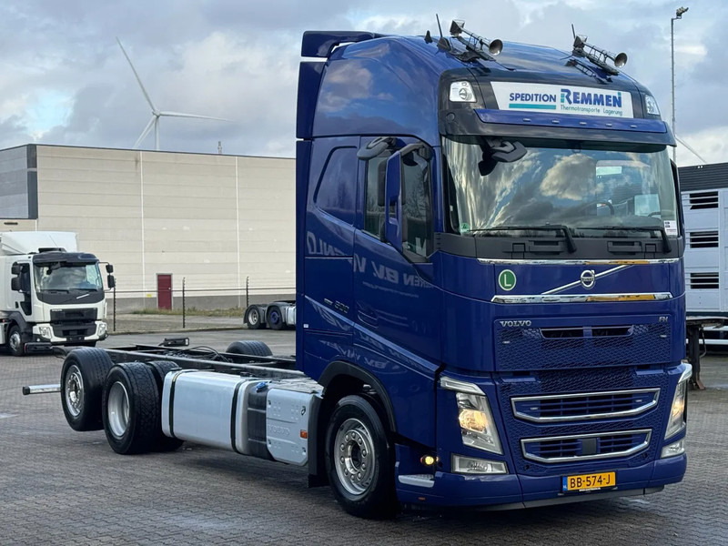Volvo FH 460 6x2 Globetrotter XL WB 4.90mtr - الشاسيه شاحنة: صور 2 Volvo FH 460 6x2 Globetrotter XL WB 4.90mtr - الشاسيه شاحنة: صور 2