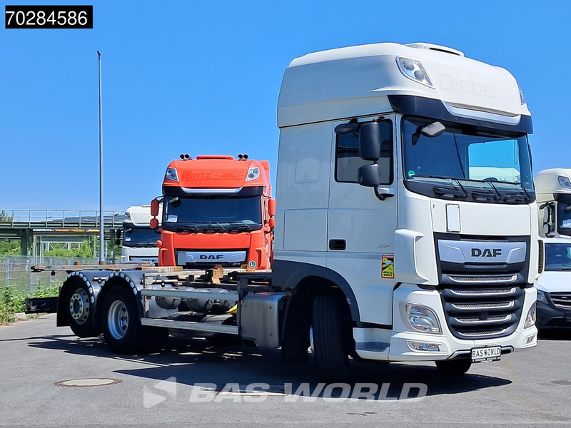 DAF XF 450 6X2 BDF SSC Retarder 2x Tanks Liftachse Standklima LED ACC Euro 6 - شاحنات الحاويات/ جسم علوي قابل للتغيير شاحنة: صور 3 DAF XF 450 6X2 BDF SSC Retarder 2x Tanks Liftachse Standklima LED ACC Euro 6 - شاحنات الحاويات/ جسم علوي قابل للتغيير شاحنة: صور 3
