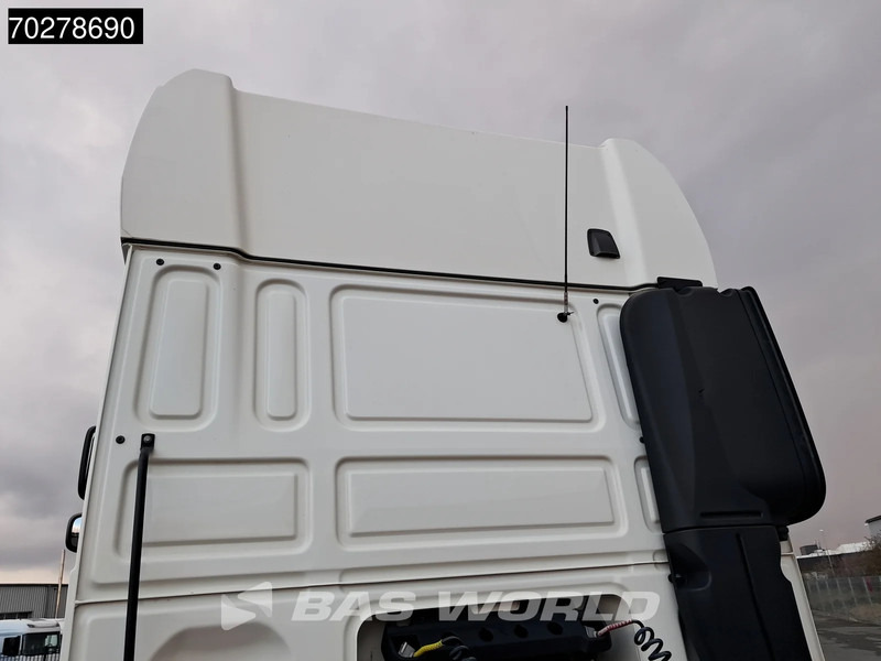 شاحنة جرار DAF XF 530 4X2 SSC 2x Tanks Retarder Standklima ACC: صور 12