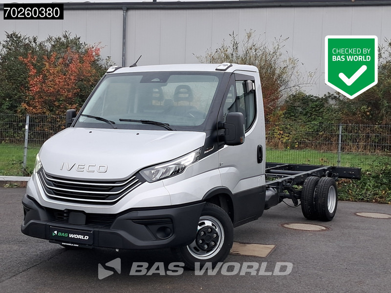 Iveco Daily 35C21 Neu! 3.0L 2025-Modell Automatik 210PS Radstand 410 Fahrgestell Doppelbereifung LED ACC Klima Euro6 Chassis A/C - الشاحنات الصغيرة: صور 1 Iveco Daily 35C21 Neu! 3.0L 2025-Modell Automatik 210PS Radstand 410 Fahrgestell Doppelbereifung LED ACC Klima Euro6 Chassis A/C - الشاحنات الصغيرة: صور 1