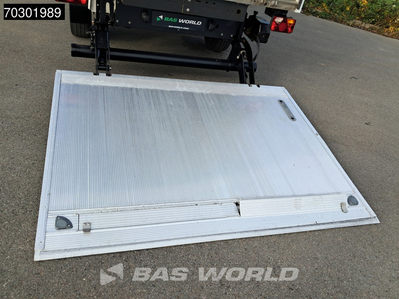 الشاحنات الصغيرة صندوق مغلق Volkswagen Crafter 140pk Ladebordwand Automatik 140PS Koffer Kamera Tempomat Klima Euro6 A/C Cruise control: صور 9 الشاحنات الصغيرة صندوق مغلق Volkswagen Crafter 140pk Ladebordwand Automatik 140PS Koffer Kamera Tempomat Klima Euro6 A/C Cruise control: صور 9