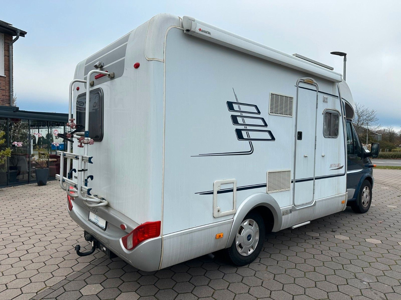 HYMER / ERIBA / HYMERCAR TRAMP T 572 CL/Festbett/Klima/Markise HYMER / ERIBA / HYMERCAR TRAMP T 572 CL/Festbett/Klima/Markise - موتر هوم شبه متكامل: صور 4 HYMER / ERIBA / HYMERCAR TRAMP T 572 CL/Festbett/Klima/Markise HYMER / ERIBA / HYMERCAR TRAMP T 572 CL/Festbett/Klima/Markise - موتر هوم شبه متكامل: صور 4