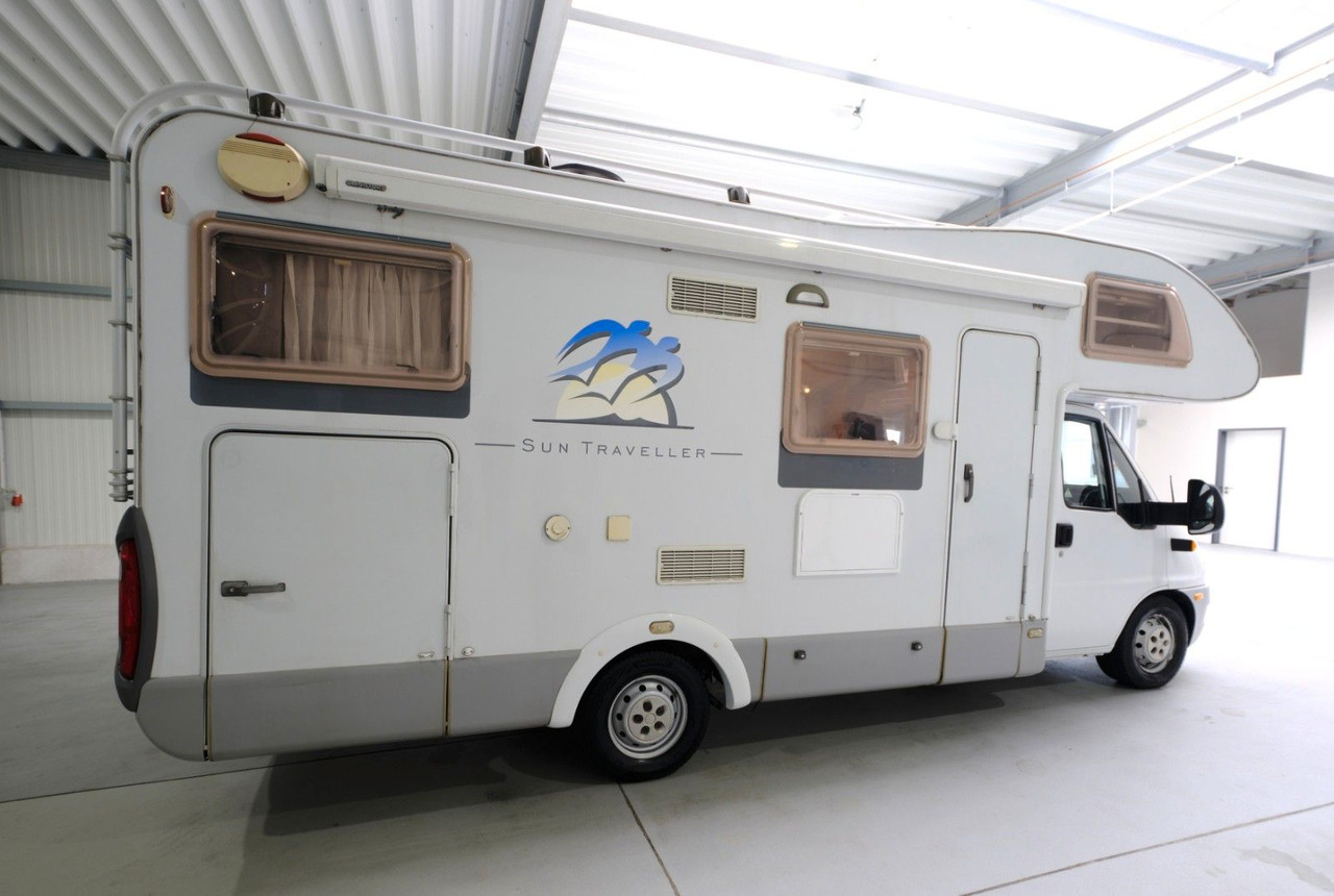 Knaus Sun Traveller 658 LG/Festbett/ DPF Grün/Garage - موتر هوم سقف عالي: صور 5 Knaus Sun Traveller 658 LG/Festbett/ DPF Grün/Garage - موتر هوم سقف عالي: صور 5