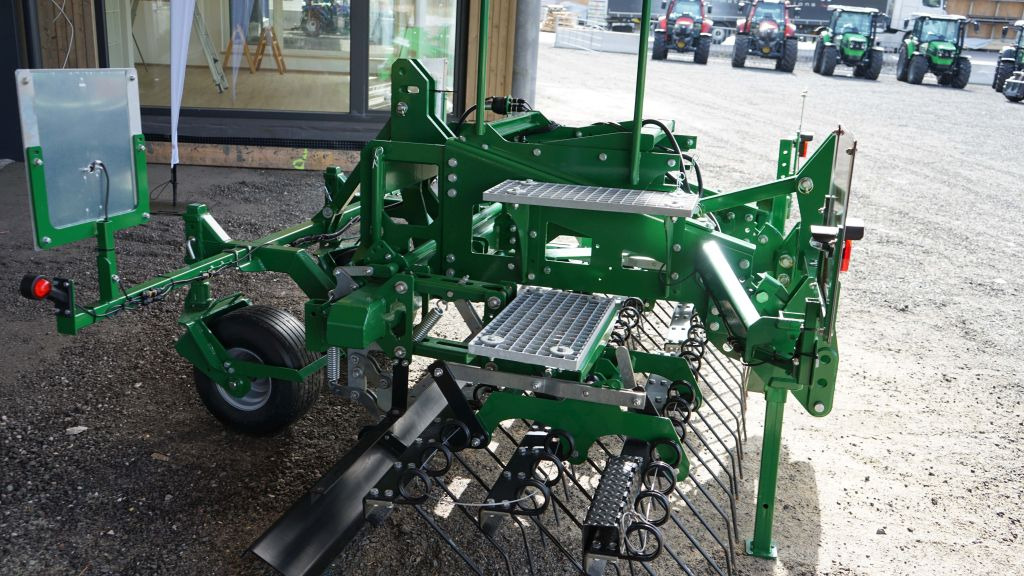 Düvelsdorf GREEN.RAKE expert 3 m (20608) - مشط العشب: صور 5 Düvelsdorf GREEN.RAKE expert 3 m (20608) - مشط العشب: صور 5