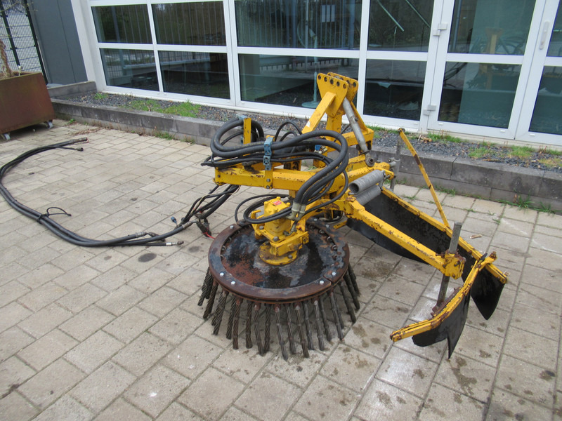 HWH RH-25315 Onkruidborstel Zwaar + HYDRO unit - سياره كنس شوارع: صور 2 HWH RH-25315 Onkruidborstel Zwaar + HYDRO unit - سياره كنس شوارع: صور 2