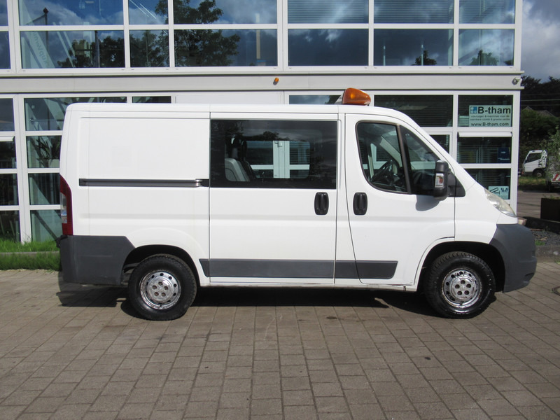 Peugeot Boxer 330 2.2 HDI L1H1 P+ Dubbelcabine DOKA airco - فان المدمجة, الشاحنات الصغيرة كابينة مزدوجة: صور 2 Peugeot Boxer 330 2.2 HDI L1H1 P+ Dubbelcabine DOKA airco - فان المدمجة, الشاحنات الصغيرة كابينة مزدوجة: صور 2