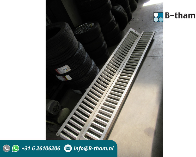 Rijplaten Rijplaten Aluminium L: 268 CM // B: 30 CM - منحدر تحميل: صور 1 Rijplaten Rijplaten Aluminium L: 268 CM // B: 30 CM - منحدر تحميل: صور 1