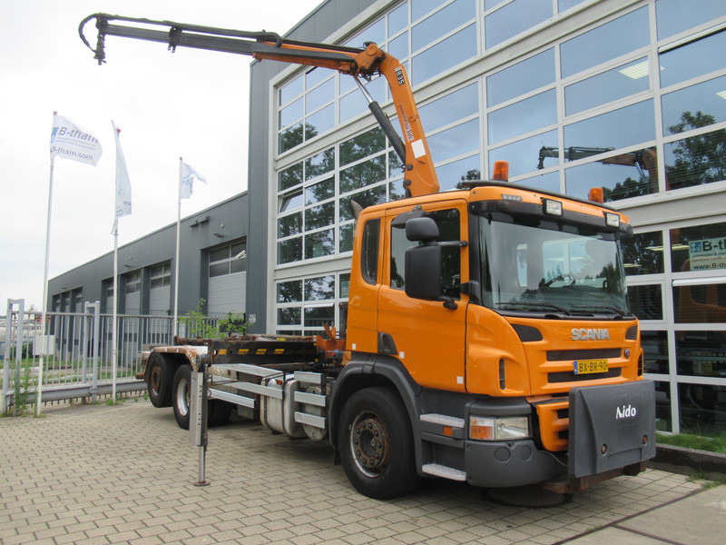 Scania P 320 B 6x2*4 + HMF 835 + HYVA Haakarm - شاحنة ذات الخطاف, شاحنة كرين: صور 2 Scania P 320 B 6x2*4 + HMF 835 + HYVA Haakarm - شاحنة ذات الخطاف, شاحنة كرين: صور 2