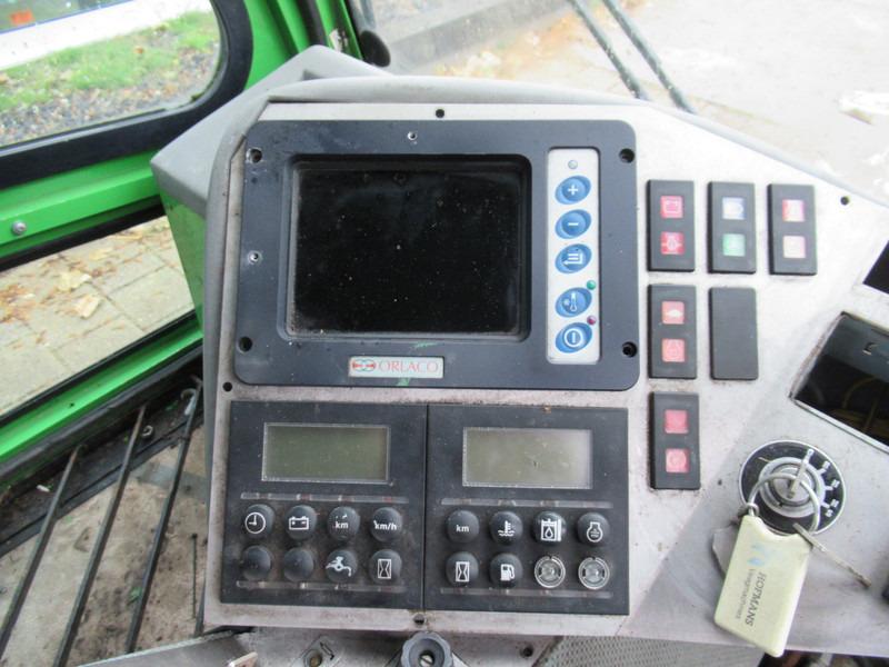 سياره كنس شوارع TENNANT HMF 214 Veegmachine, DEFECT / FOR PARTS: صور 11