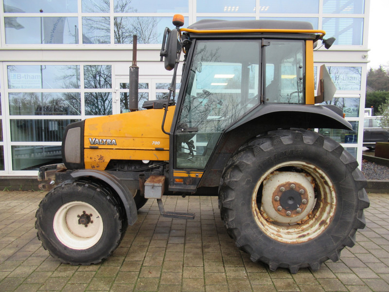 Valtra 700 4x2 VALMET - جرار: صور 2 Valtra 700 4x2 VALMET - جرار: صور 2