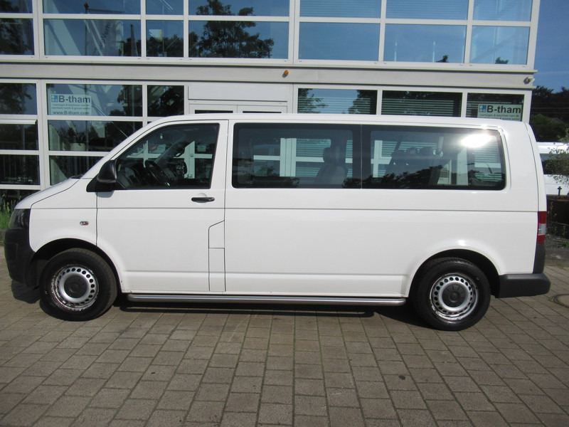 Volkswagen Transporter Kombi T5 2.0 TDI 62KW L2H1 Comf. 9-Personen - صغيرة, ميكروباص: صور 5 Volkswagen Transporter Kombi T5 2.0 TDI 62KW L2H1 Comf. 9-Personen - صغيرة, ميكروباص: صور 5