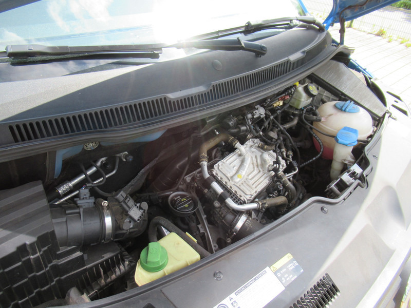 الشاحنات الصغيرة المسطحة, الشاحنات الصغيرة كابينة مزدوجة Volkswagen Transporter T5 2.0 TDI 75KW DOKA + HIAB Dubbelcabine: صور 16