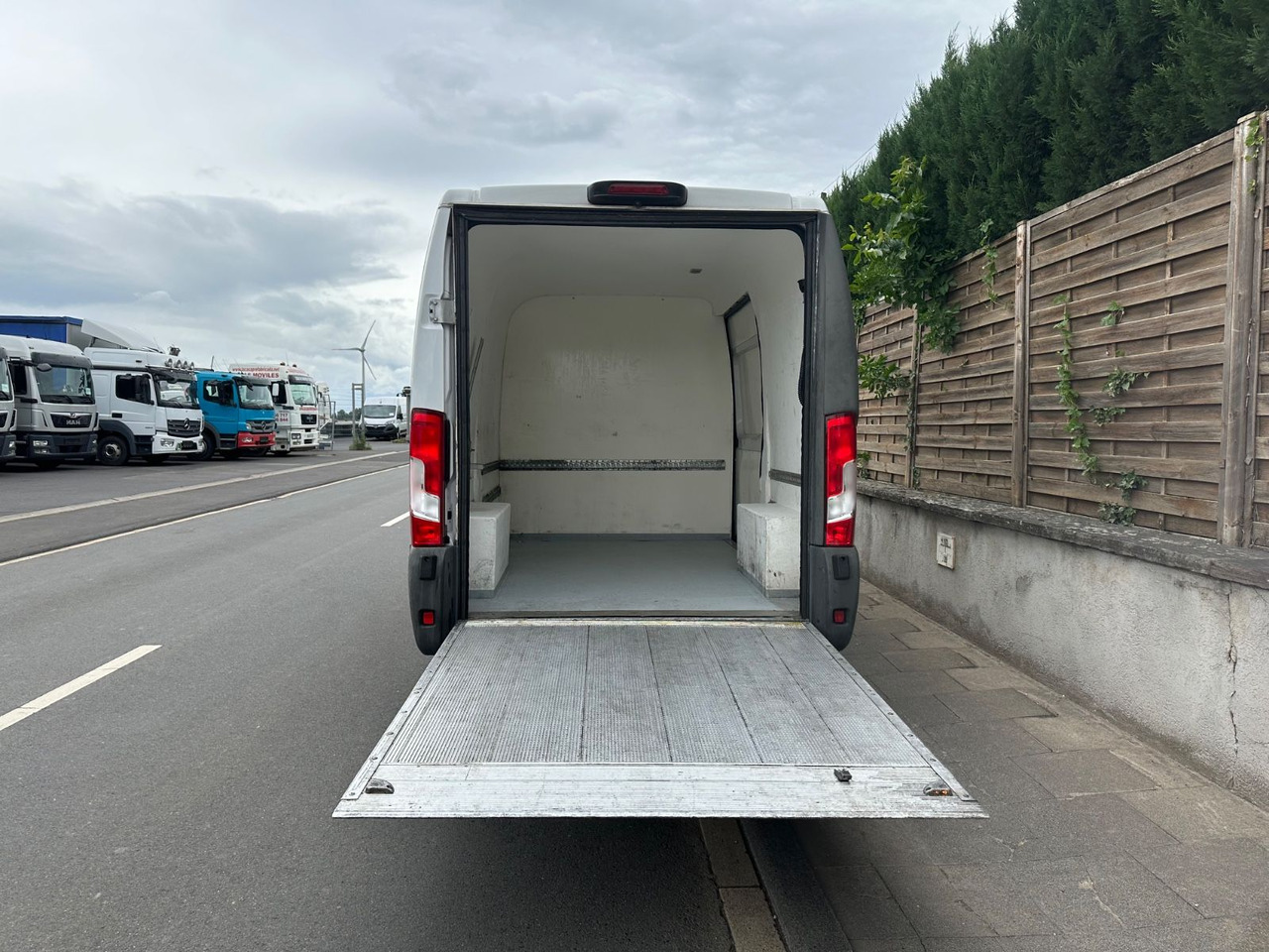 Fiat Ducato130*Automatik*Ladebordwand/LBW 500Kg - فان: صور 4 Fiat Ducato130*Automatik*Ladebordwand/LBW 500Kg - فان: صور 4