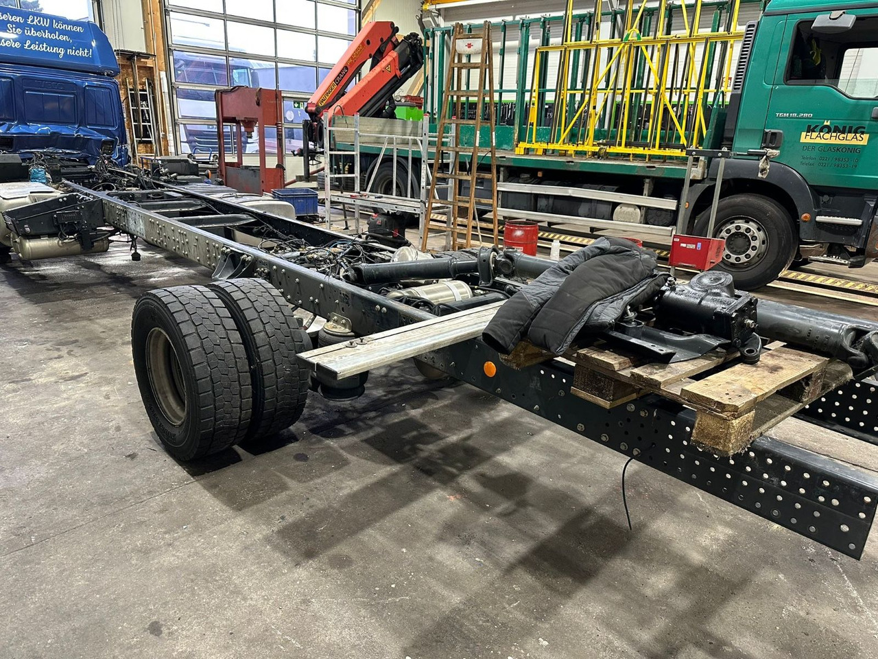 Iveco 110EL25 Unfallchassis ohne Motor/Getriebe - الشاسيه شاحنة: صور 1 Iveco 110EL25 Unfallchassis ohne Motor/Getriebe - الشاسيه شاحنة: صور 1