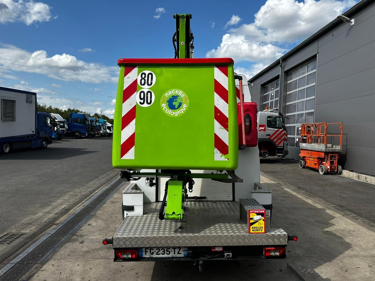 Iveco Daily 50C18 Hi-Matic/17m/Euro6/2-Punkt - مصاعد الازدهار محمولة على شاحنة: صور 4 Iveco Daily 50C18 Hi-Matic/17m/Euro6/2-Punkt - مصاعد الازدهار محمولة على شاحنة: صور 4