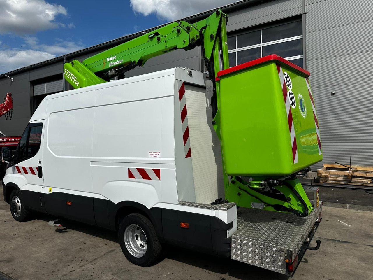 Iveco Daily 50C18 Hi-Matic/17m/Euro6/2-Punkt - مصاعد الازدهار محمولة على شاحنة: صور 3 Iveco Daily 50C18 Hi-Matic/17m/Euro6/2-Punkt - مصاعد الازدهار محمولة على شاحنة: صور 3