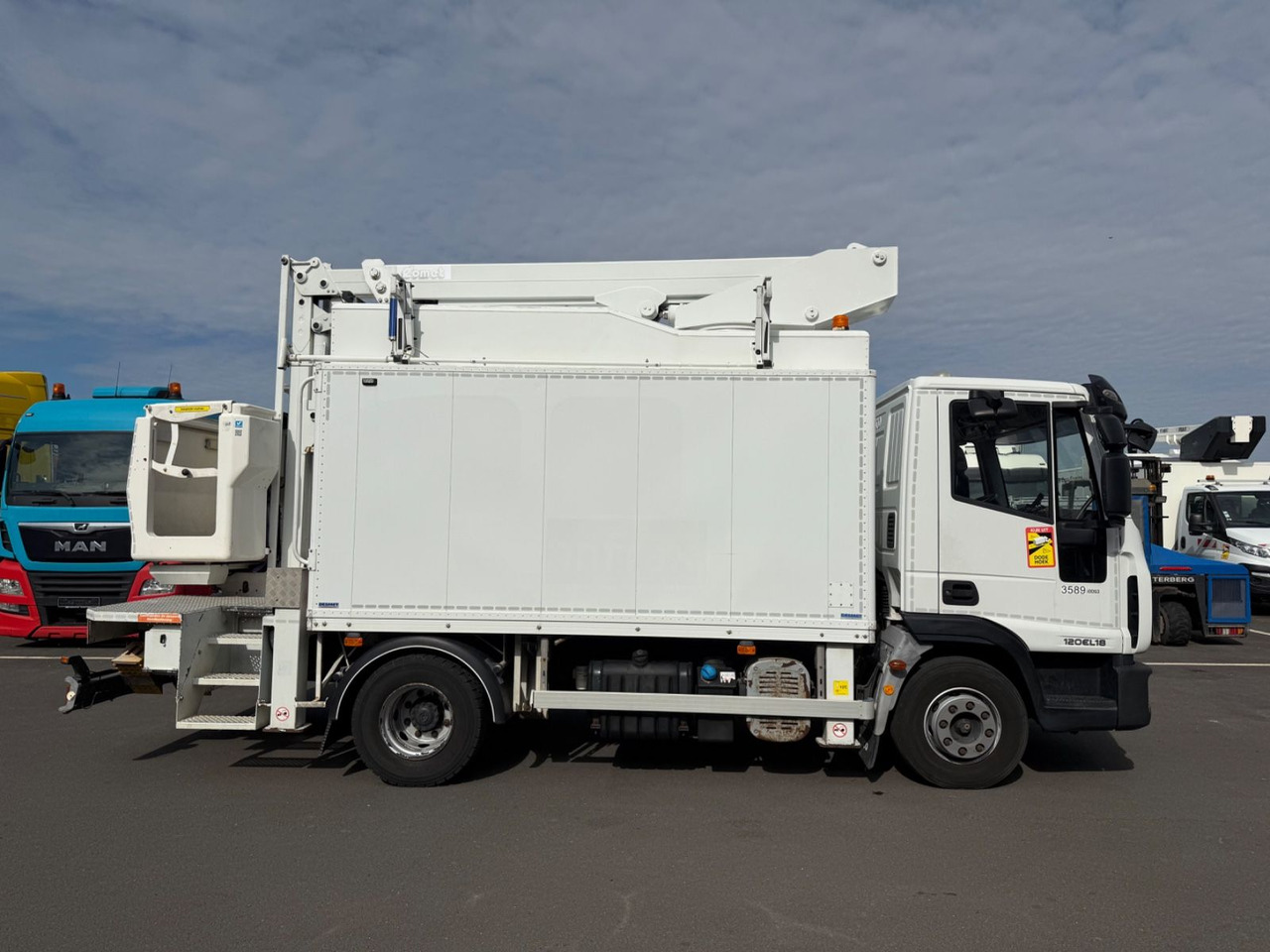 Iveco Eurocargo 120E18 E5/15m/Comet 151TAL - مصاعد الازدهار محمولة على شاحنة: صور 3 Iveco Eurocargo 120E18 E5/15m/Comet 151TAL - مصاعد الازدهار محمولة على شاحنة: صور 3