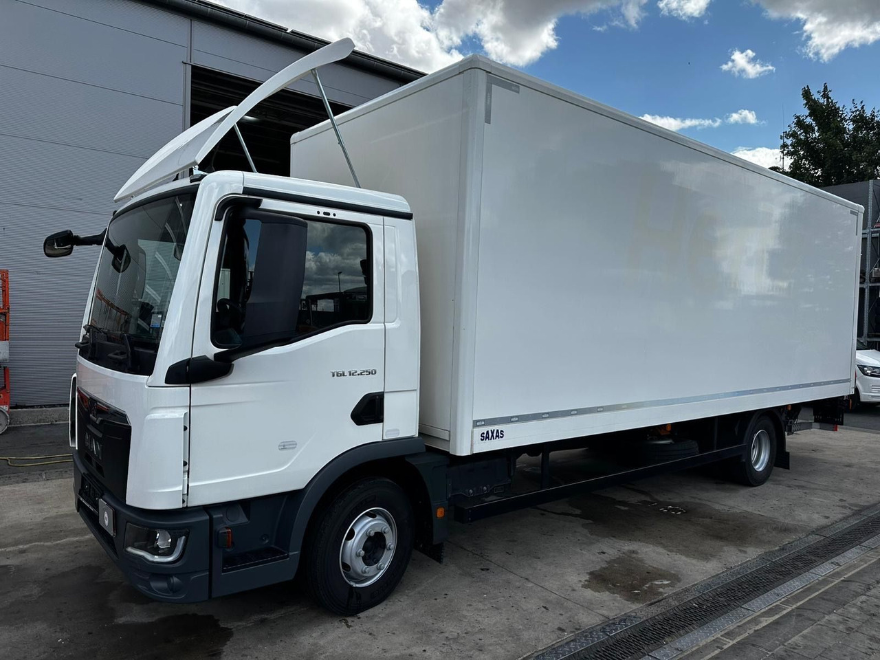 MAN TGL 12.250 /Ladebordwand/Automatik/Ahk - بصندوق مغلق شاحنة: صور 1 MAN TGL 12.250 /Ladebordwand/Automatik/Ahk - بصندوق مغلق شاحنة: صور 1