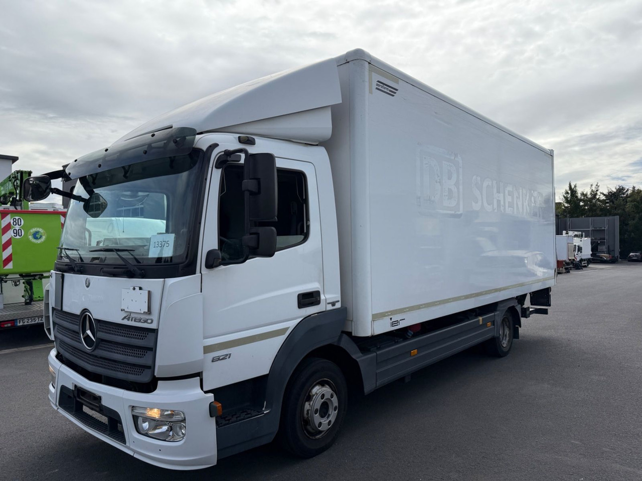 Mercedes-Benz Atego 3 4x2 821 4x2 LBW / Ahk. / Palfinger / 6m - الشاحنات الصغيرة صندوق مغلق: صور 1 Mercedes-Benz Atego 3 4x2 821 4x2 LBW / Ahk. / Palfinger / 6m - الشاحنات الصغيرة صندوق مغلق: صور 1