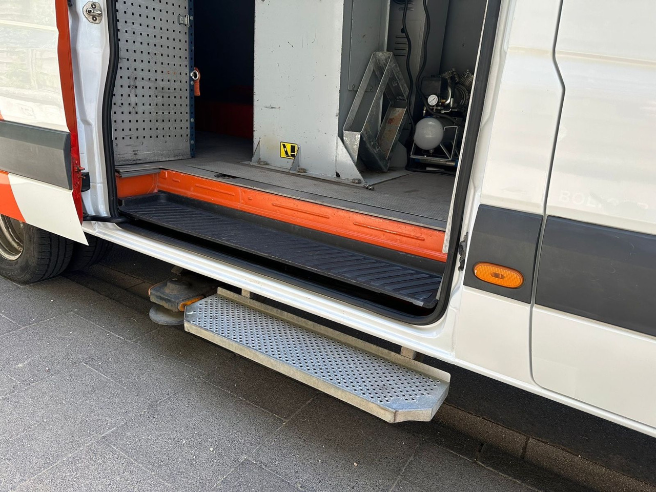 مصاعد الازدهار محمولة على شاحنة Mercedes-Benz Sprinter 515 CDI 4X4 13,2m Versailift ET-38-LFHD: صور 13