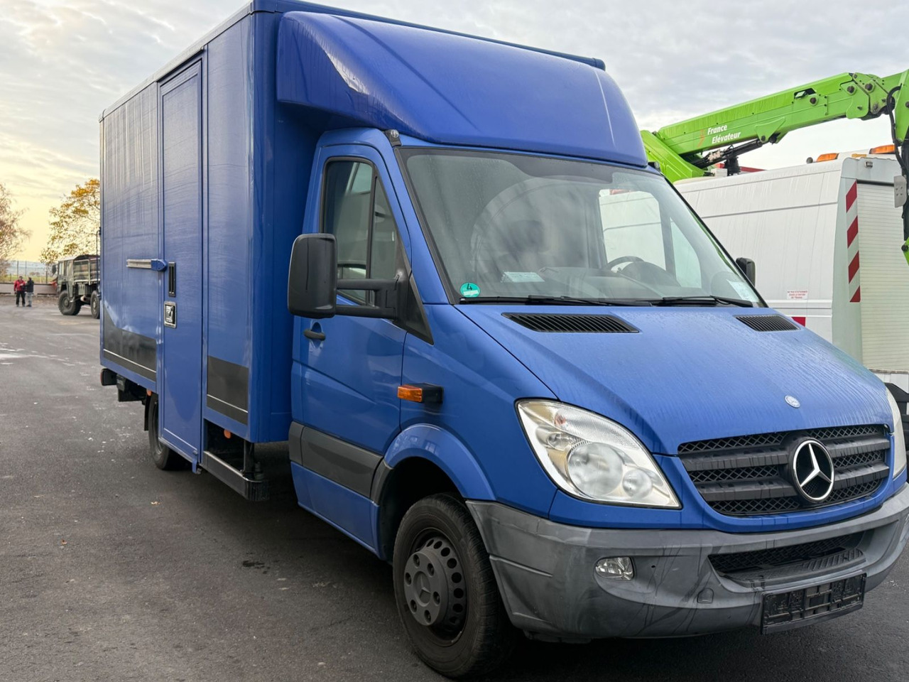 Mercedes-Benz Sprinter II 513 cdi Koffer, Lbw, Ahk, Winde - الشاحنات الصغيرة صندوق مغلق: صور 3 Mercedes-Benz Sprinter II 513 cdi Koffer, Lbw, Ahk, Winde - الشاحنات الصغيرة صندوق مغلق: صور 3