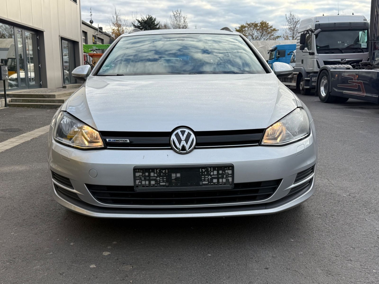 Volkswagen Golf 7 1.6tdi Variant Trendline Klima, Shz - سيارة ستيشن: صور 2 Volkswagen Golf 7 1.6tdi Variant Trendline Klima, Shz - سيارة ستيشن: صور 2