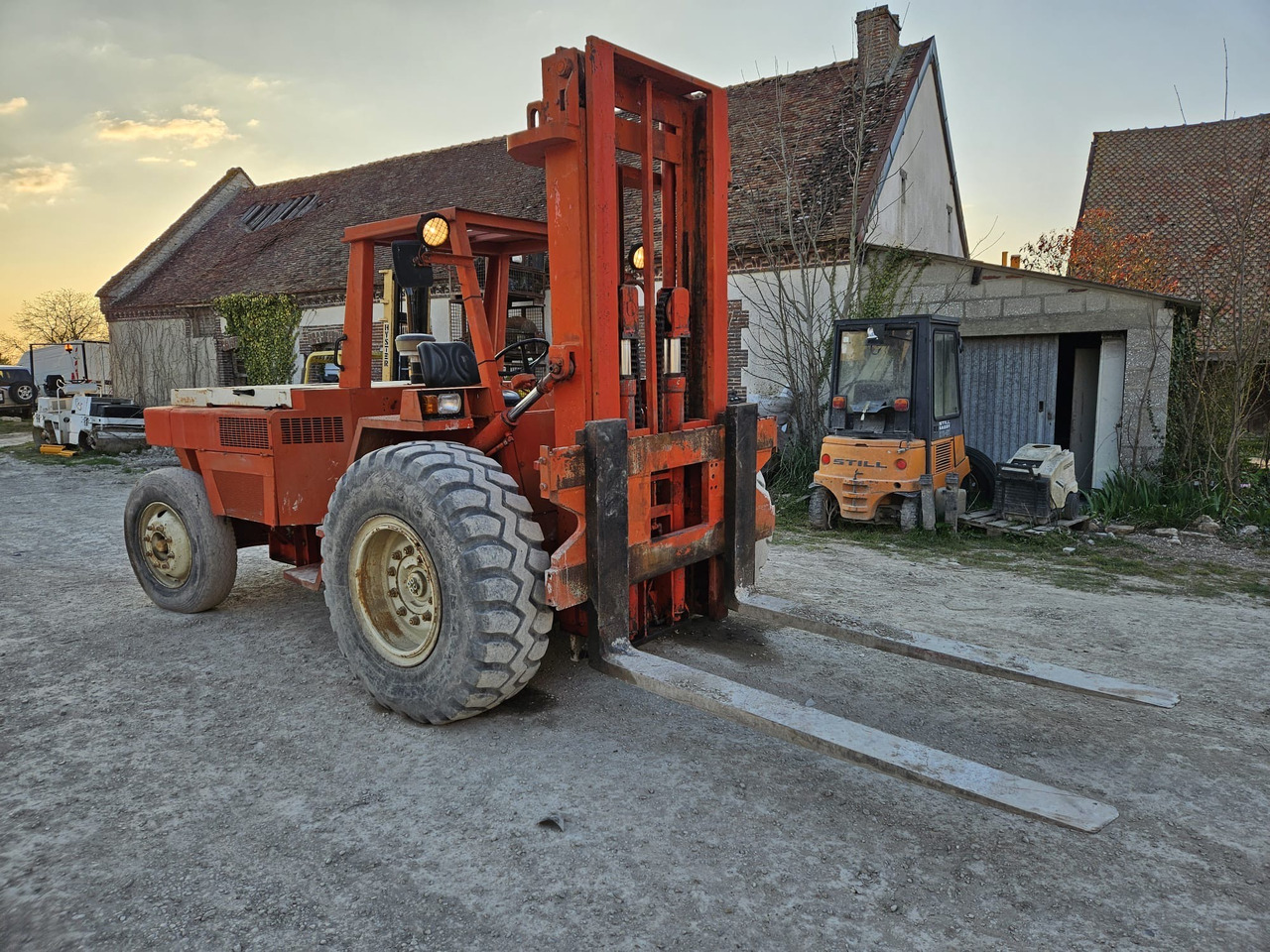 MANITOU MC80 F - رافعة شوكية ديزل: صور 3 MANITOU MC80 F - رافعة شوكية ديزل: صور 3