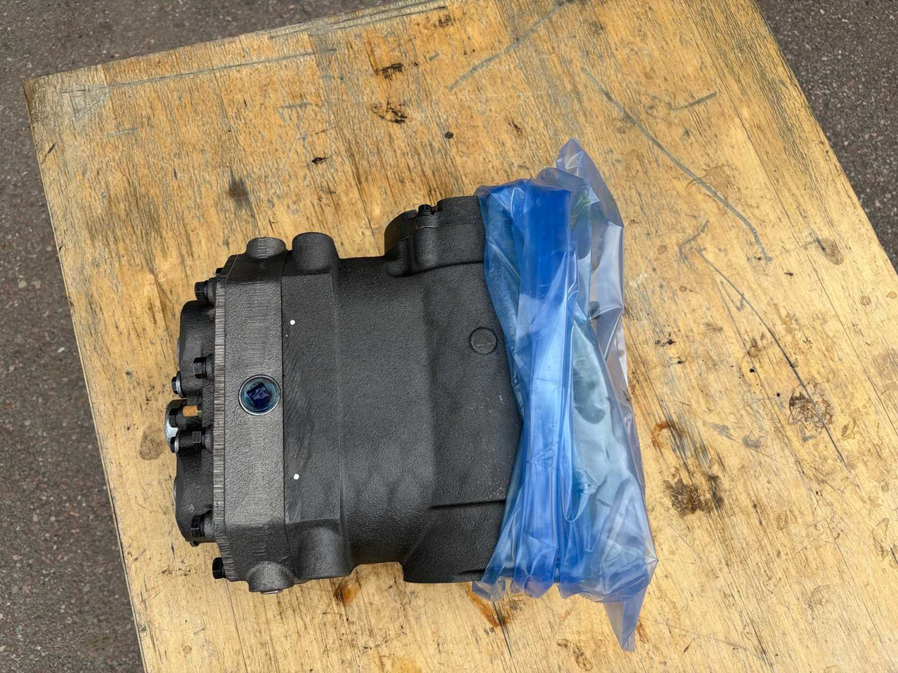 Air Dryer Compressor Cummins ST-676 - كمبروسر مكيف: صور 5 Air Dryer Compressor Cummins ST-676 - كمبروسر مكيف: صور 5
