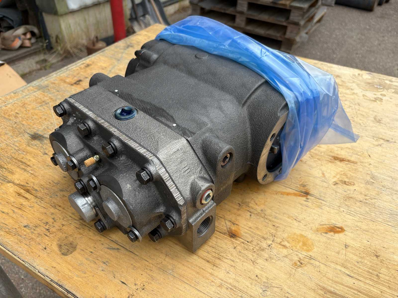 Air Dryer Compressor Cummins ST-676 - كمبروسر مكيف: صور 2 Air Dryer Compressor Cummins ST-676 - كمبروسر مكيف: صور 2