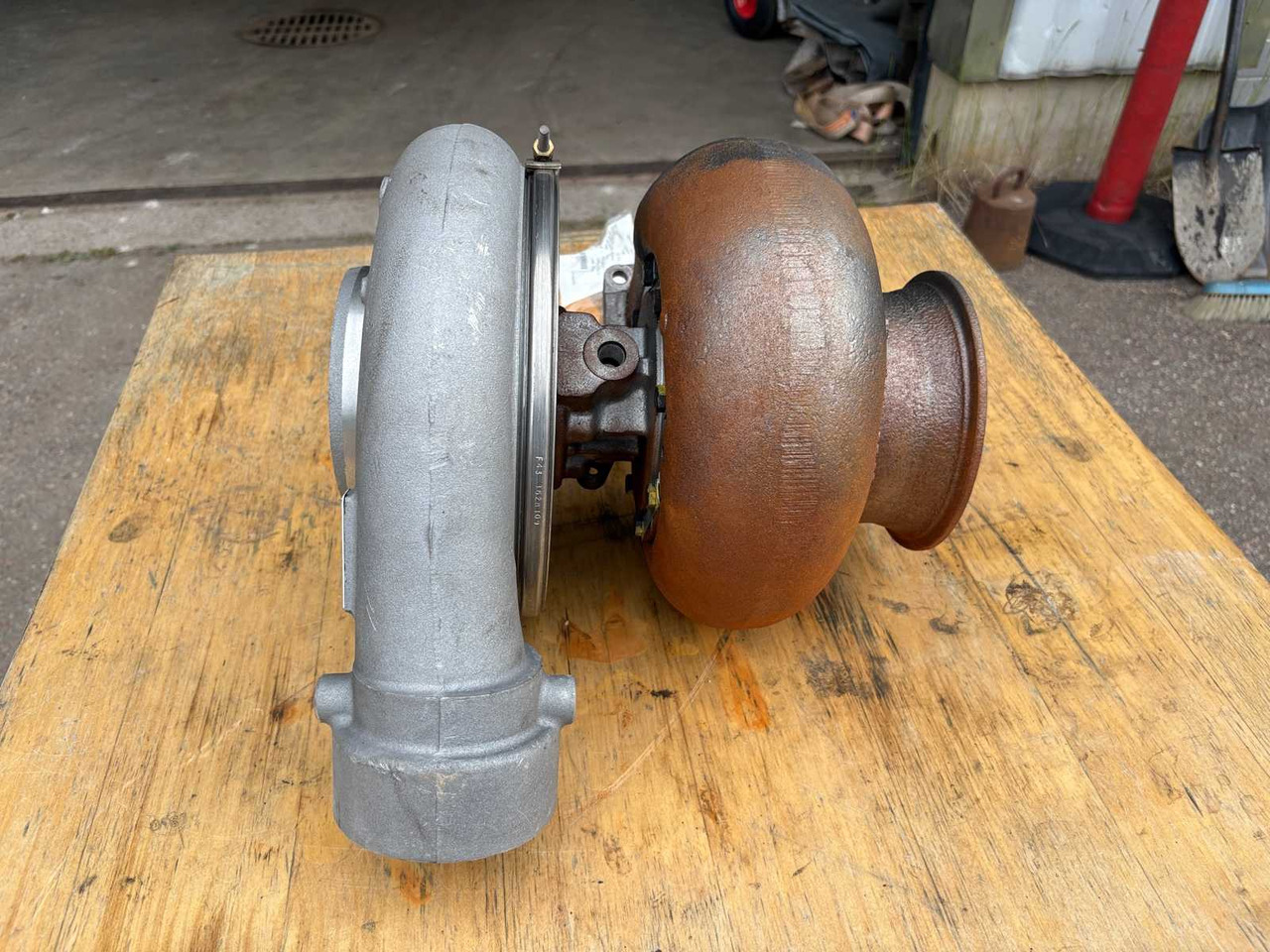 Industrial Turbo Holset HX80/HC5A - الشاحن التوربيني - آلات البناء: صور 3 Industrial Turbo Holset HX80/HC5A - الشاحن التوربيني - آلات البناء: صور 3