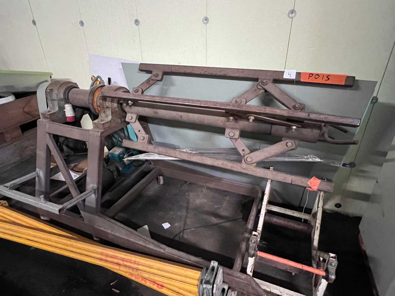 Sheet metal decoiler - آلة تصنيع المعادن: صور 1 Sheet metal decoiler - آلة تصنيع المعادن: صور 1