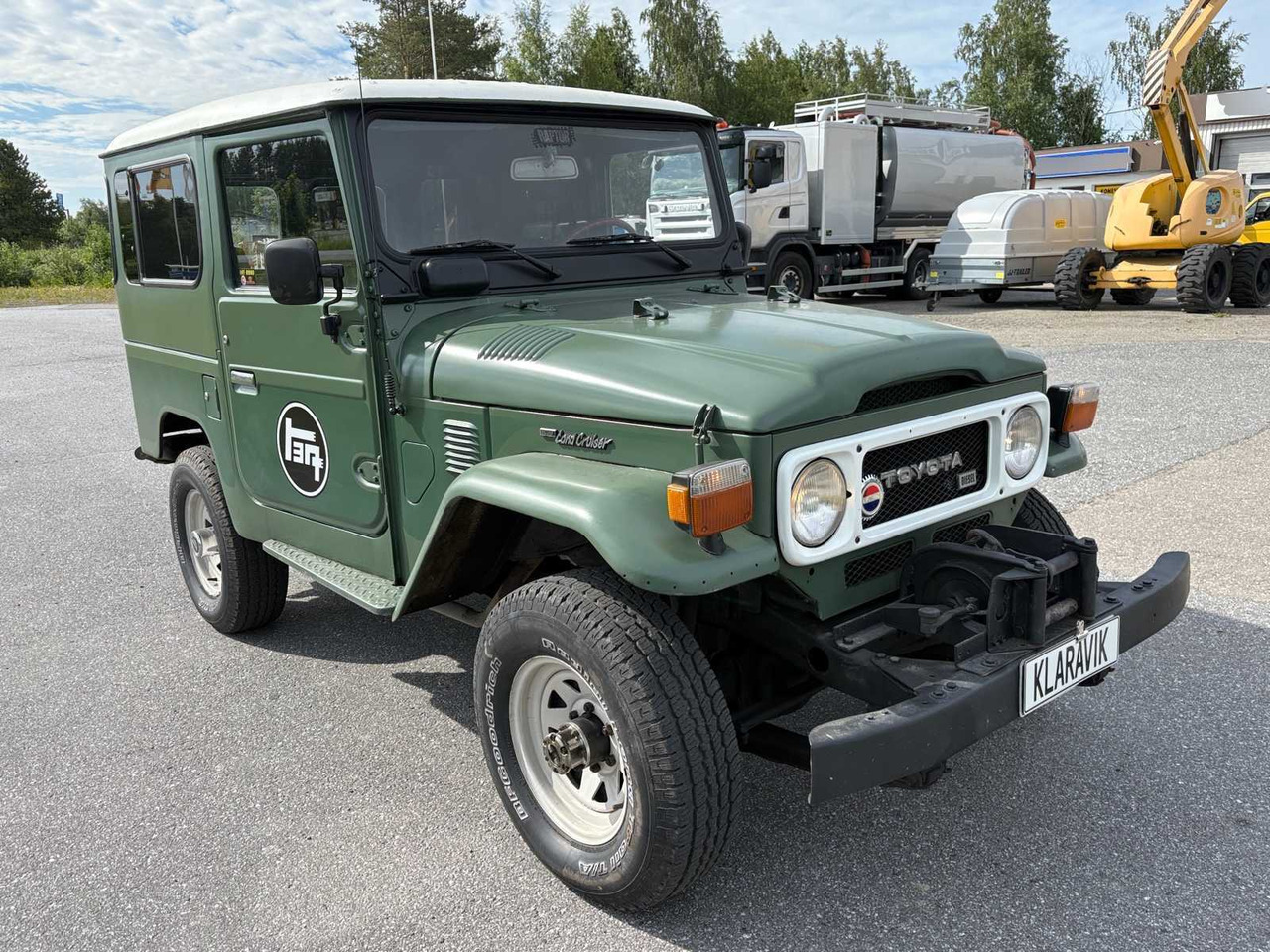 Vintage car Toyota Land Cruiser BJ40 - سيارة: صور 3 Vintage car Toyota Land Cruiser BJ40 - سيارة: صور 3