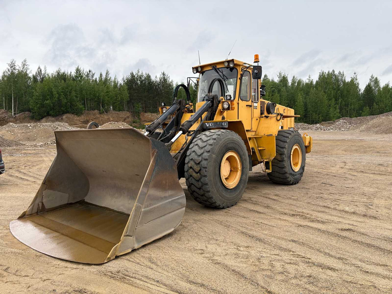 Wheel loader Volvo BM L120 - اللودر بعجل: صور 1 Wheel loader Volvo BM L120 - اللودر بعجل: صور 1