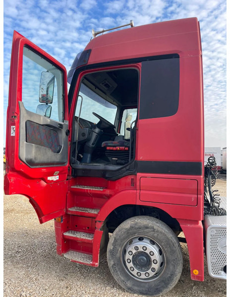 Mercedes-Benz Actros 1840 - شاحنة جرار: صور 4 Mercedes-Benz Actros 1840 - شاحنة جرار: صور 4