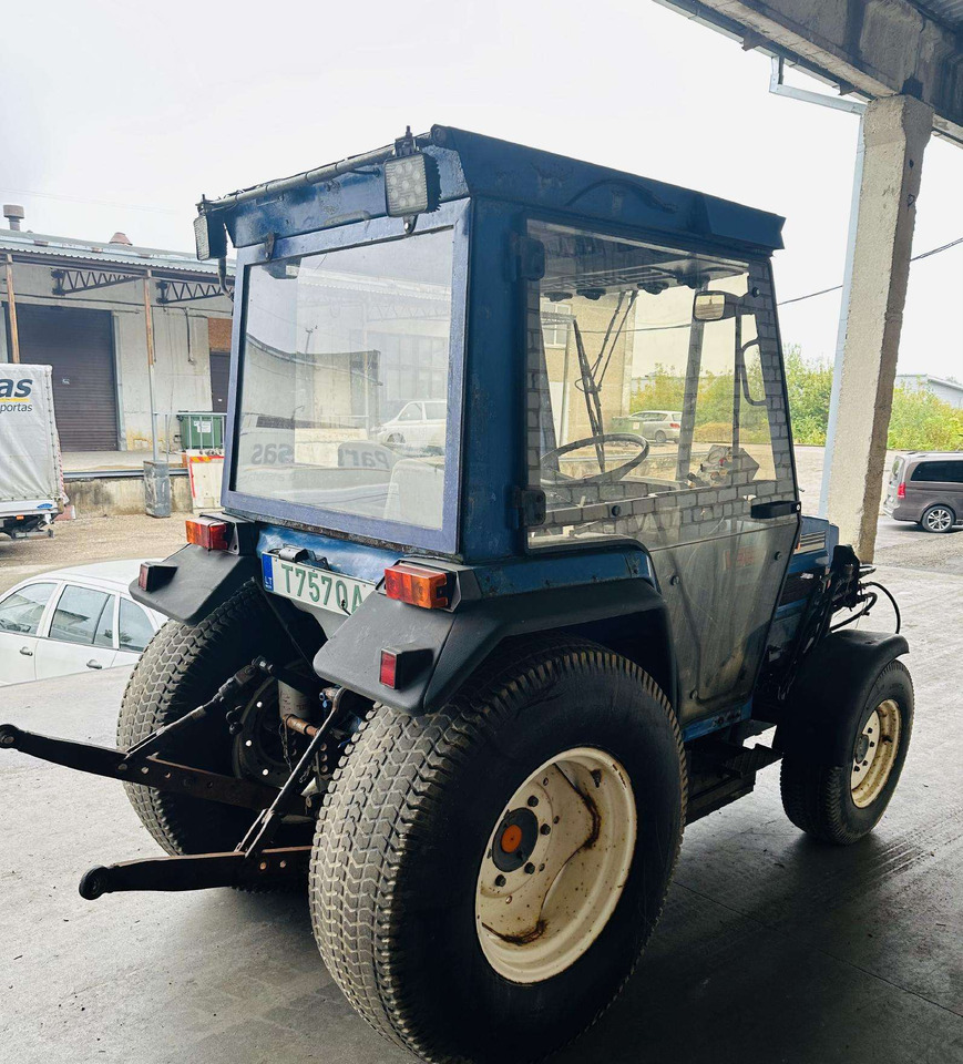 Iseki 530 - جرار: صور 4 Iseki 530 - جرار: صور 4