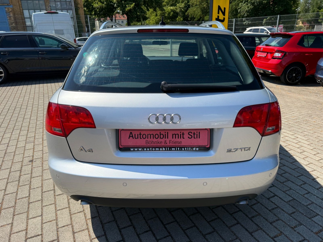 Audi A4 Avant 2.7 TDI S-LINE XENON NAVI TÜV 05/27 - سيارة: صور 5 Audi A4 Avant 2.7 TDI S-LINE XENON NAVI TÜV 05/27 - سيارة: صور 5