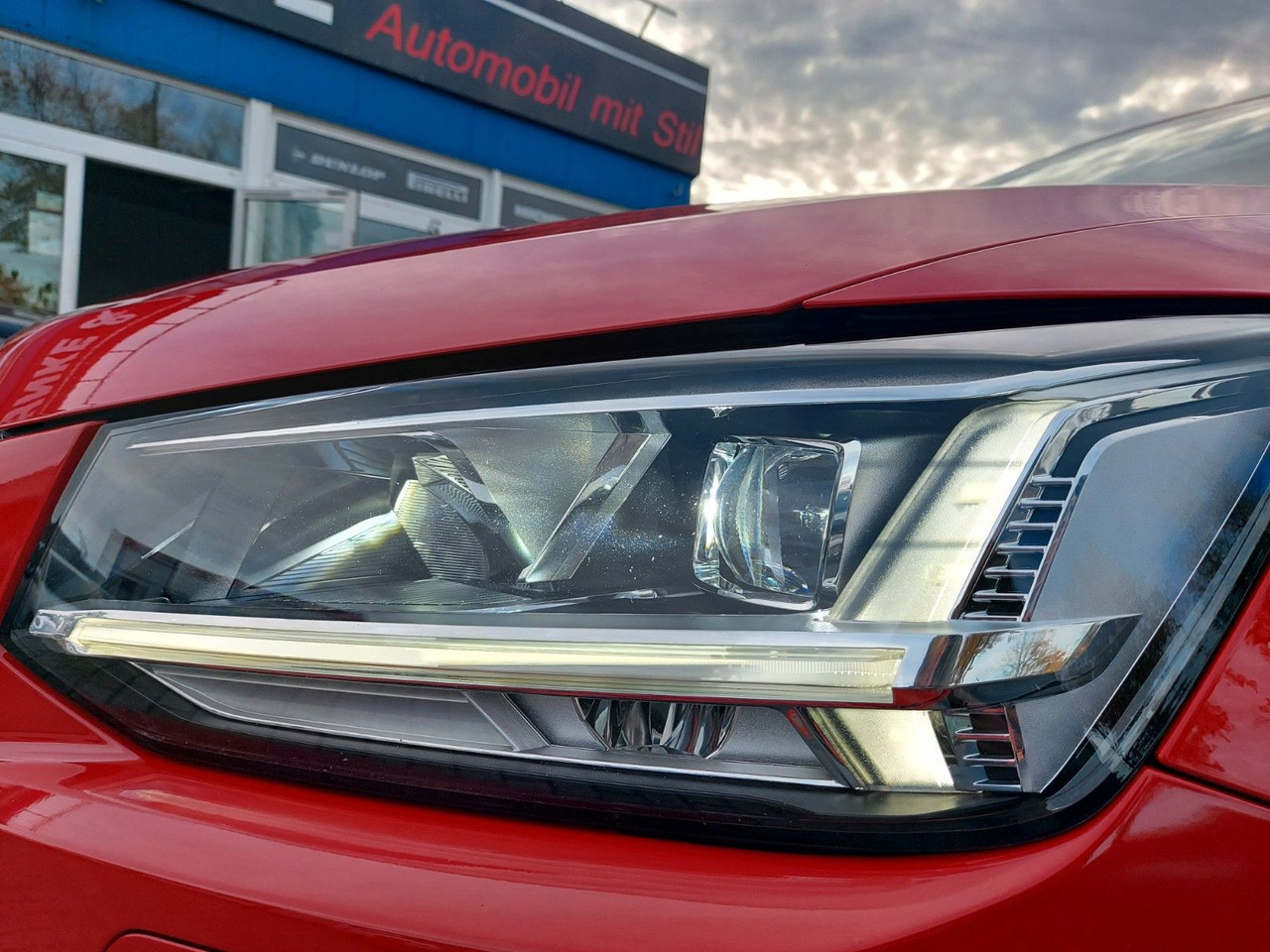 Audi Q2 40 TFSI quattro sport LED Leder Kamera AHK - سيارة دفع رباعي: صور 2 Audi Q2 40 TFSI quattro sport LED Leder Kamera AHK - سيارة دفع رباعي: صور 2