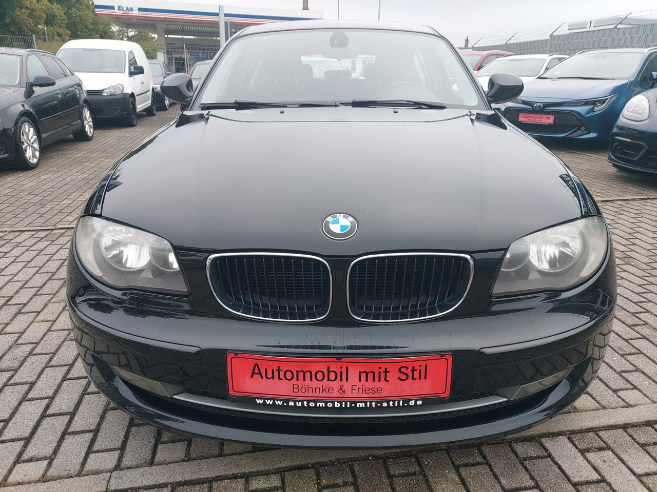 BMW 116 Baureihe 1 Lim. 116d Klima Sitzheizung - سيدان: صور 5 BMW 116 Baureihe 1 Lim. 116d Klima Sitzheizung - سيدان: صور 5