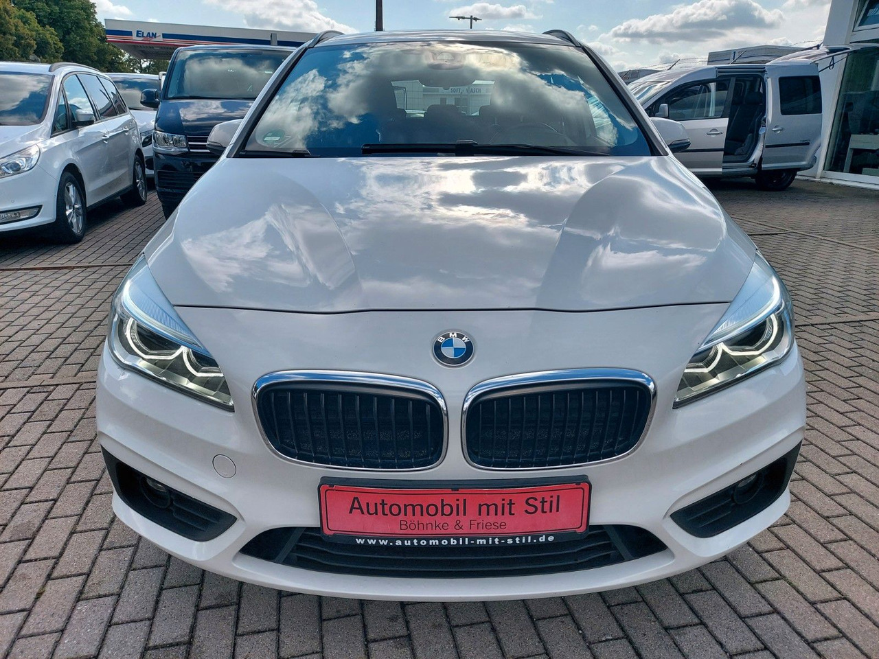 BMW 218 Baureihe 2 Active Tourer Autom Advant. LED - سيارة ستيشن: صور 4 BMW 218 Baureihe 2 Active Tourer Autom Advant. LED - سيارة ستيشن: صور 4