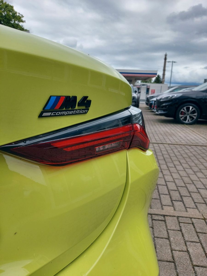 BMW M4 Cabrio G83 xDrive Competition M-Sport H&K - سيارة: صور 2 BMW M4 Cabrio G83 xDrive Competition M-Sport H&K - سيارة: صور 2
