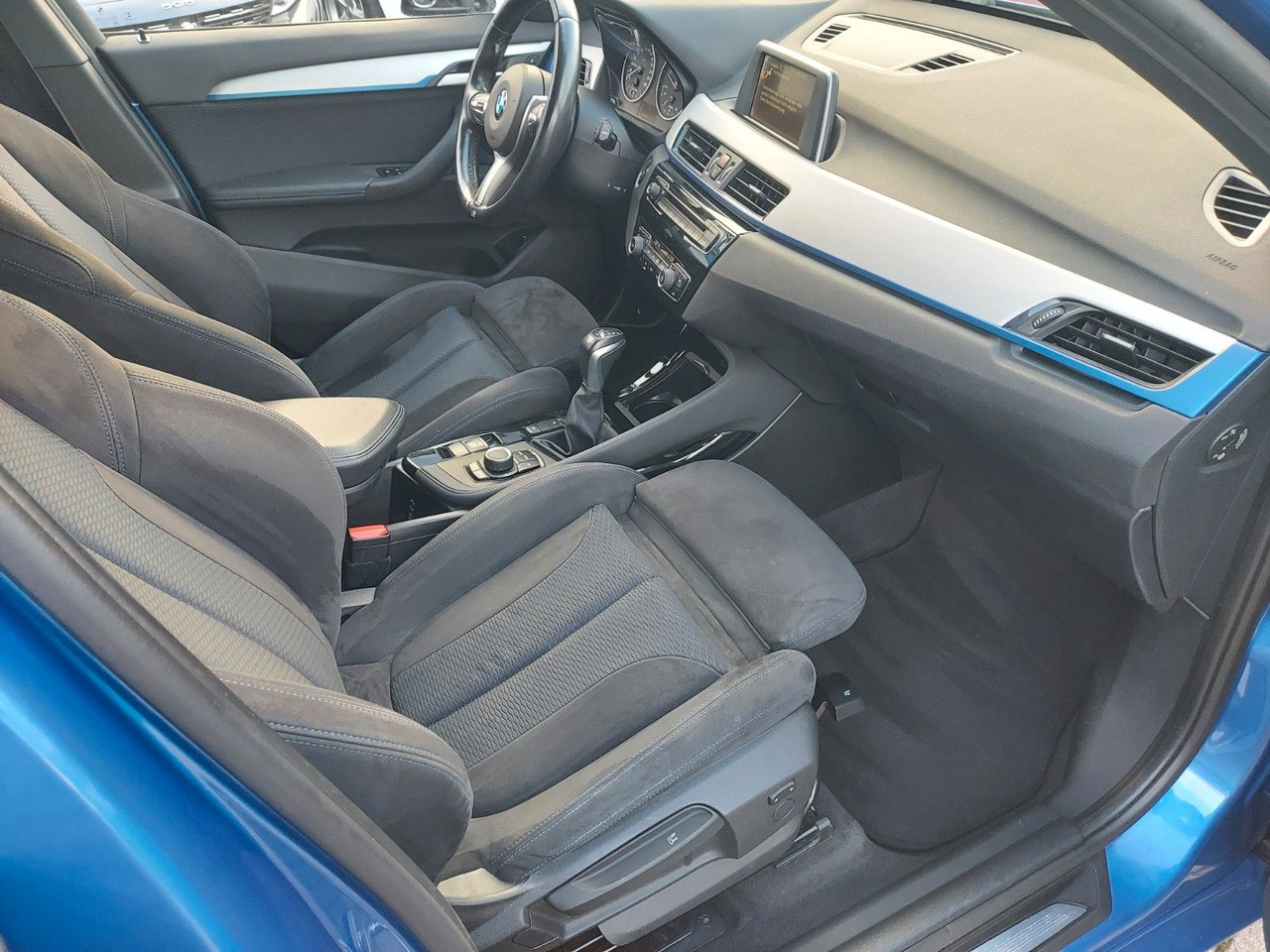 سيارة دفع رباعي BMW X1 xDrive 20d M Sport LED SPORT 4X4 Alcantara: صور 18 سيارة دفع رباعي BMW X1 xDrive 20d M Sport LED SPORT 4X4 Alcantara: صور 18