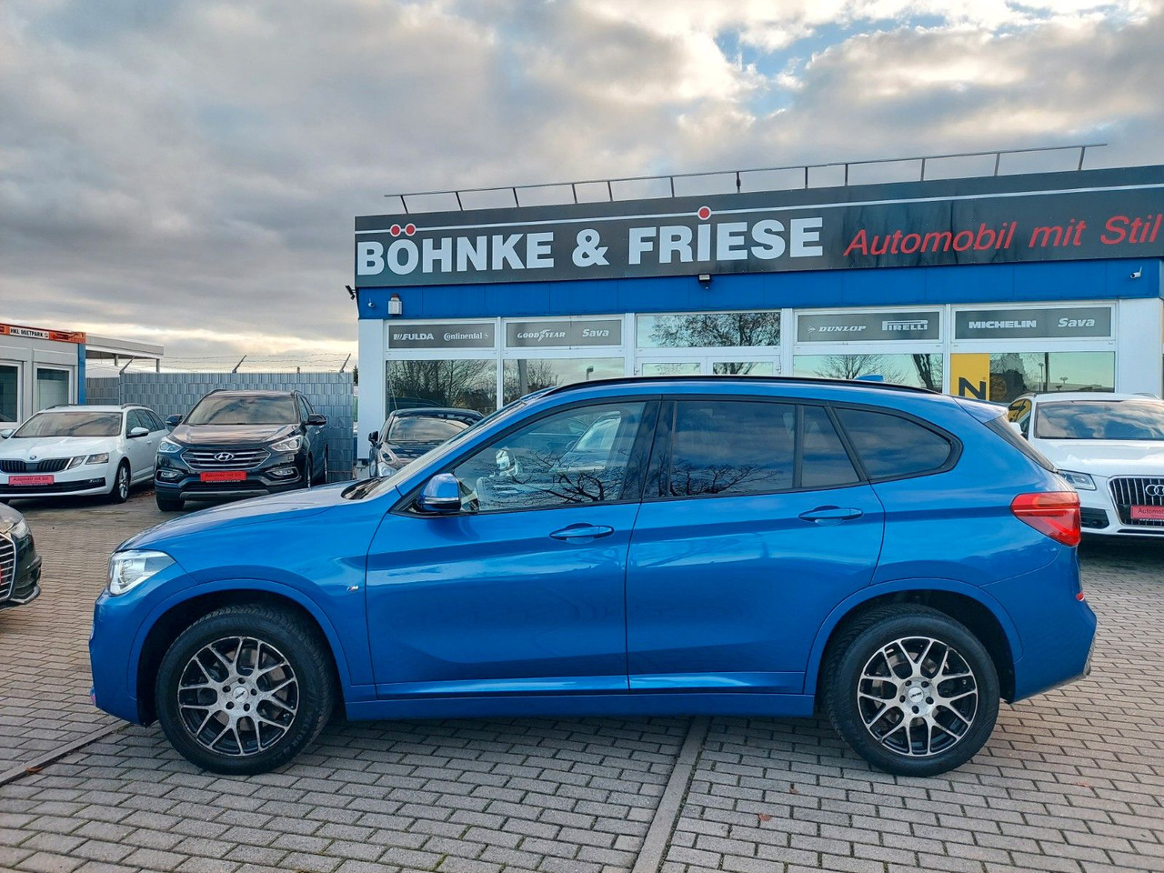 سيارة دفع رباعي BMW X1 xDrive 20d M Sport LED SPORT 4X4 Alcantara: صور 10 سيارة دفع رباعي BMW X1 xDrive 20d M Sport LED SPORT 4X4 Alcantara: صور 10