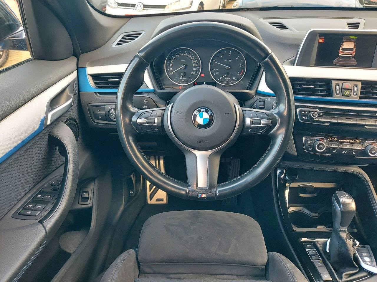 سيارة دفع رباعي BMW X1 xDrive 20d M Sport LED SPORT 4X4 Alcantara: صور 12 سيارة دفع رباعي BMW X1 xDrive 20d M Sport LED SPORT 4X4 Alcantara: صور 12